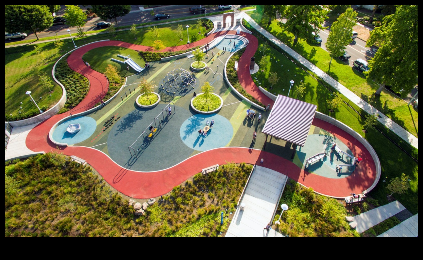 באילו דרכים גורמים תרבותיים מעצבים את עיצוב הנופים העירוניים?