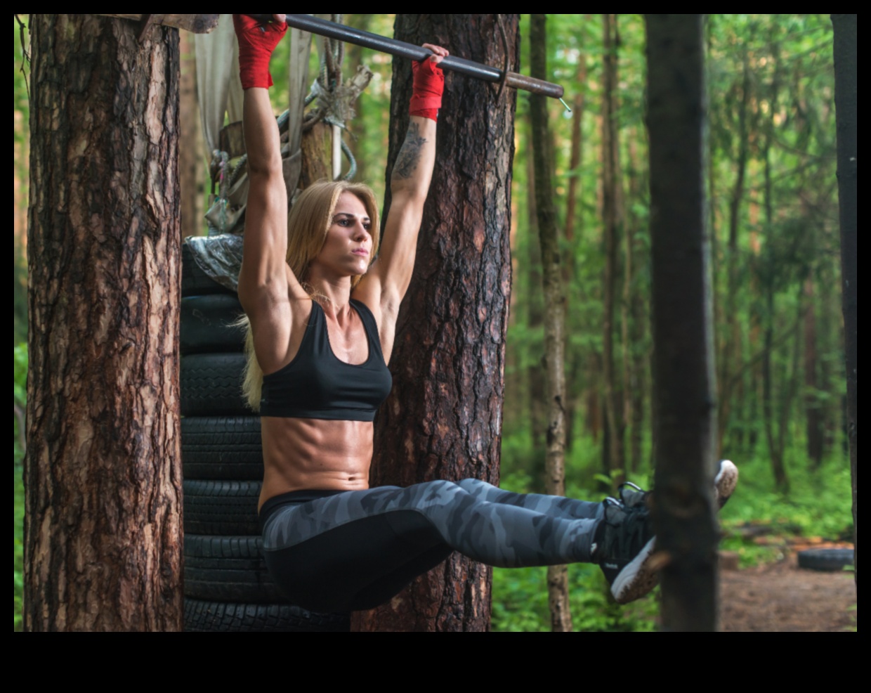 הגדרה מחדש של הליבה: תרגילי בטן-גב לחלק ביניים חזק ומפוסל